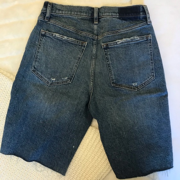 Abercrombie & Fitch High rise 9” denim shorts. - Picture 3 of 4